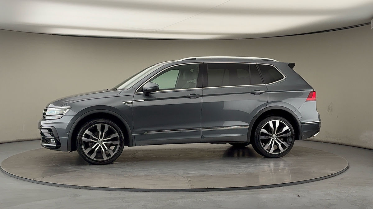 More views of Volkswagen Tiguan Allspace