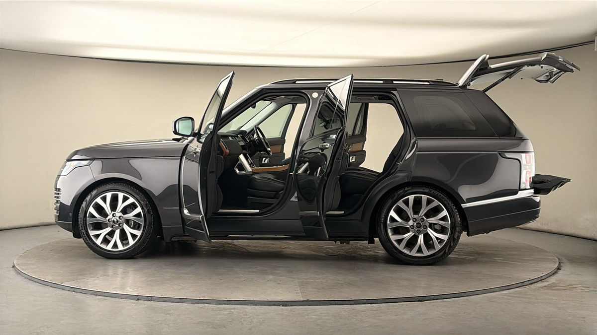 More views of Land Rover Range Rover