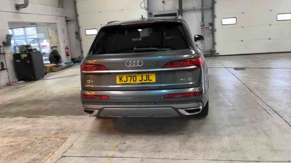 More views of Audi Q7