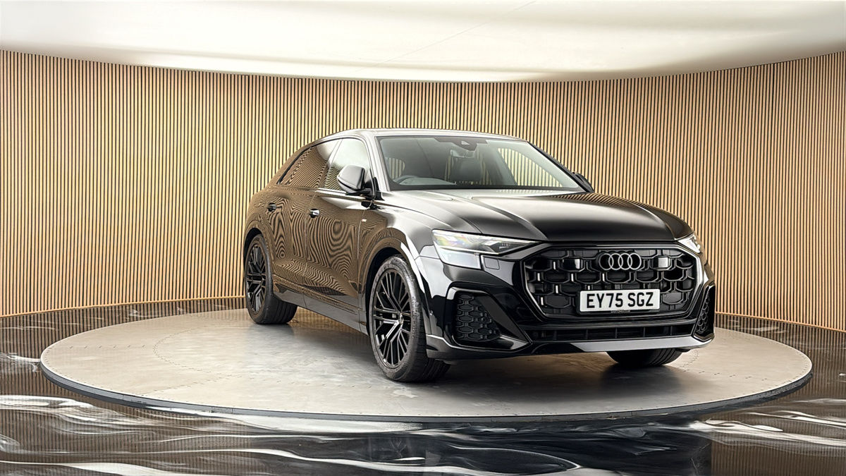 More views of Audi Q8