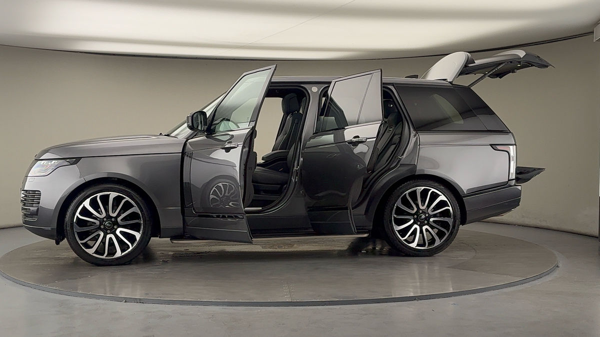 More views of Land Rover Range Rover