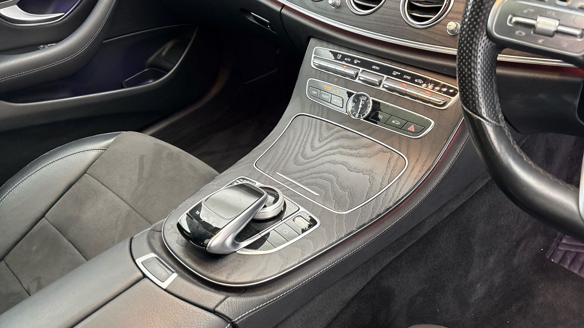 Mercedes-Benz E Class Image 18