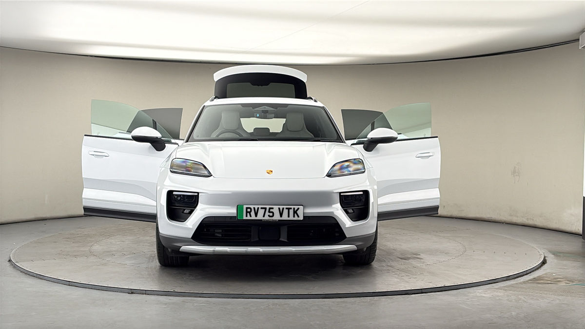 More views of Porsche Macan