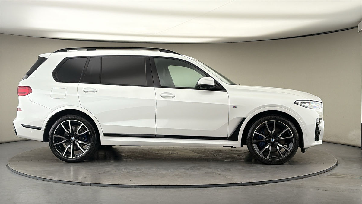 More views of BMW X7