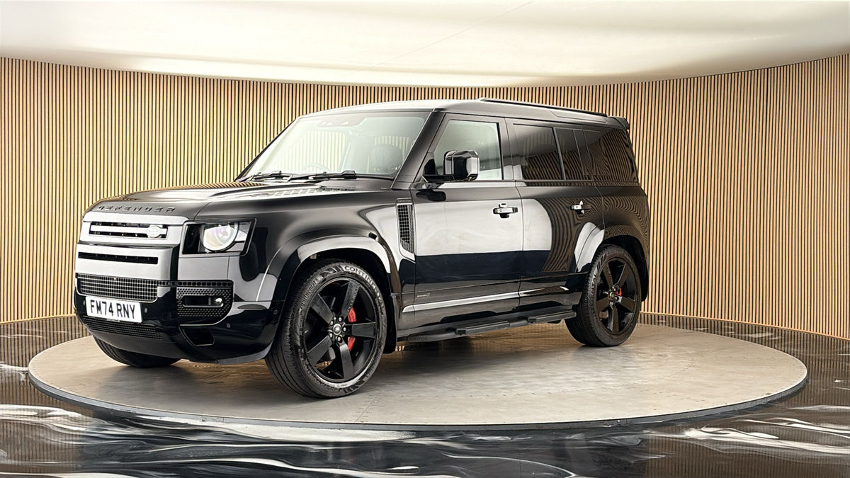 Land Rover Defender 110 Image 20
