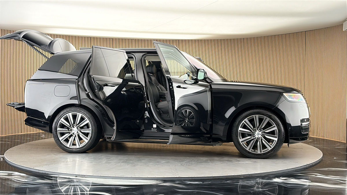 More views of Land Rover Range Rover