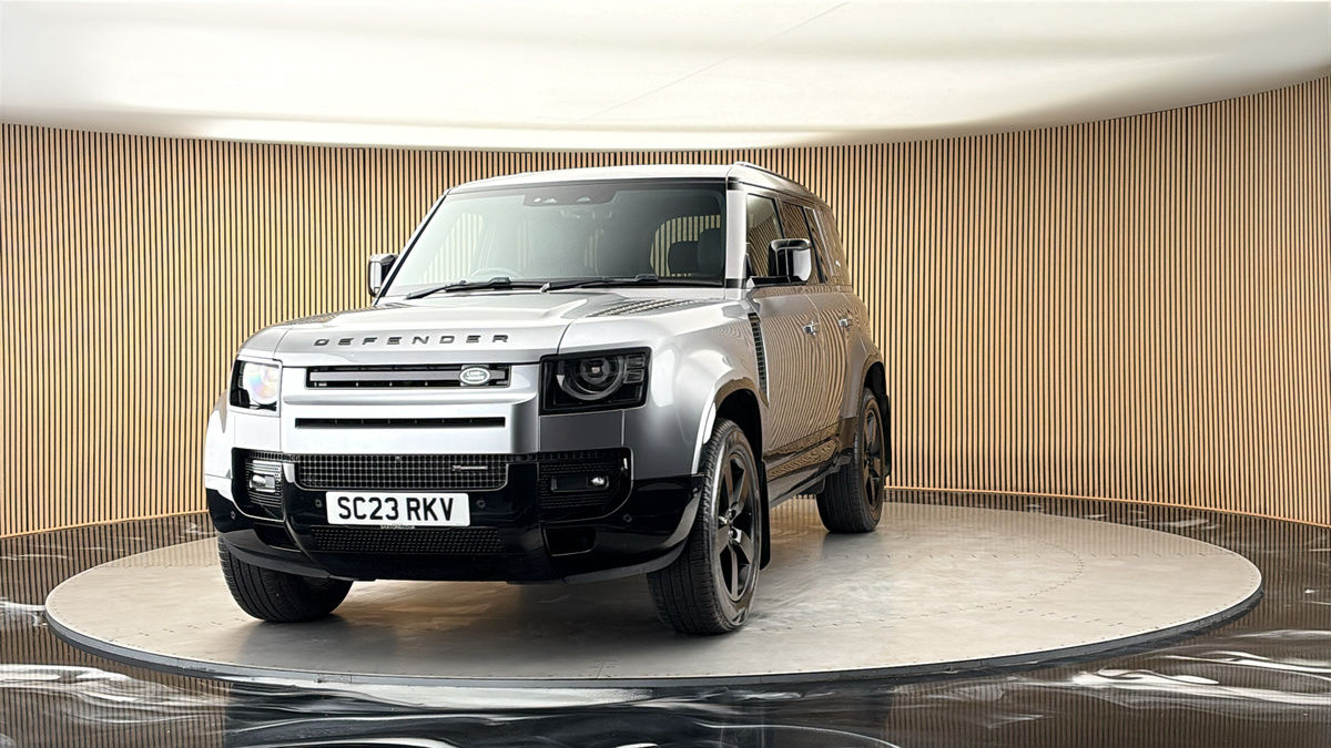 More views of Land Rover Defender 110