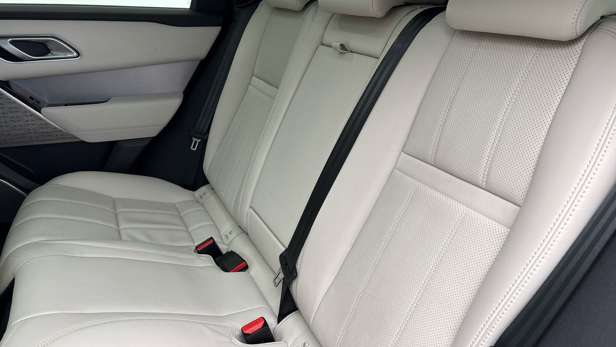 Land Rover Range Rover Velar Image 8