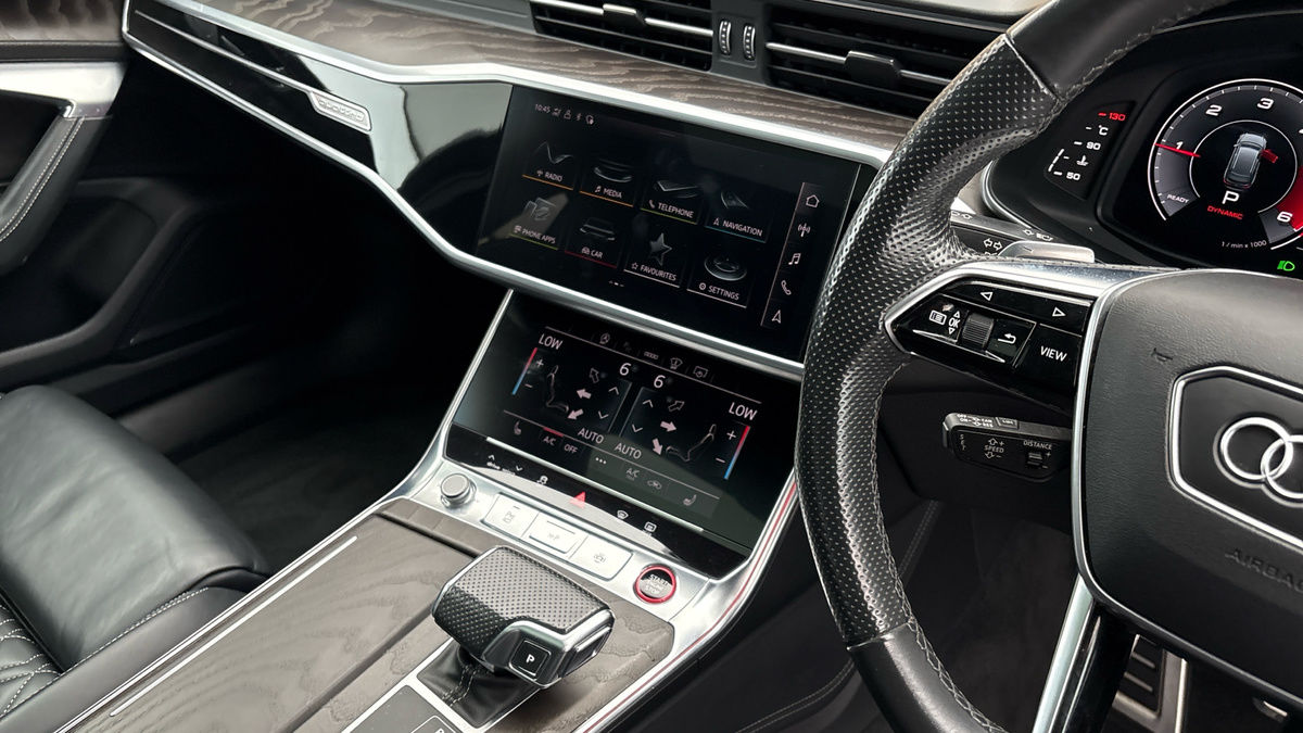 Audi S6 Avant Image 18
