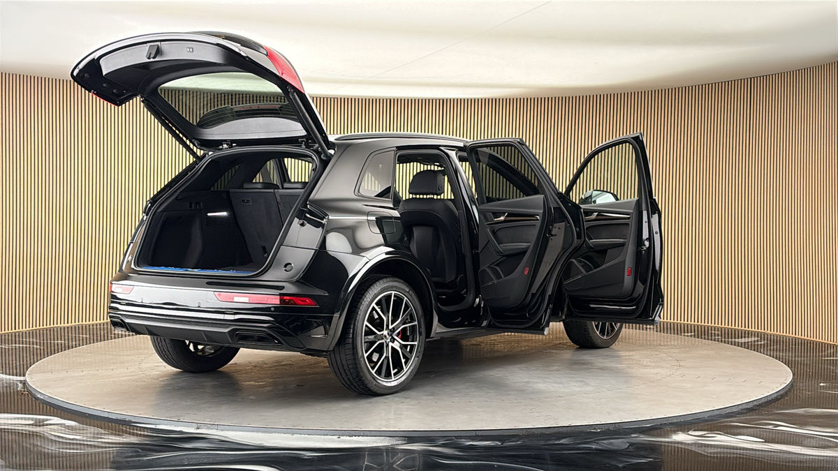 More views of Audi Q5