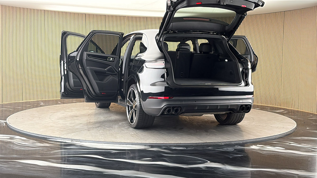 More views of Porsche Cayenne
