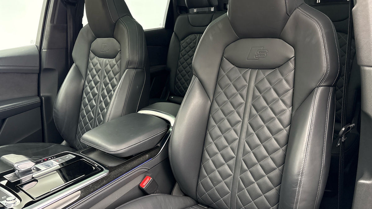 Audi Q7 Image 7