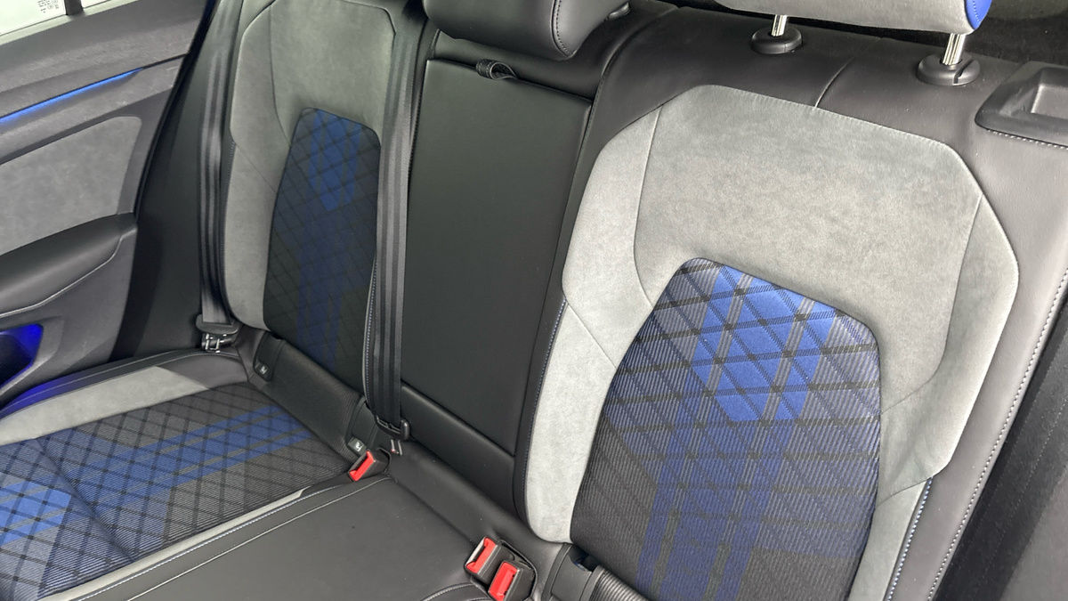 Volkswagen Golf Image 8