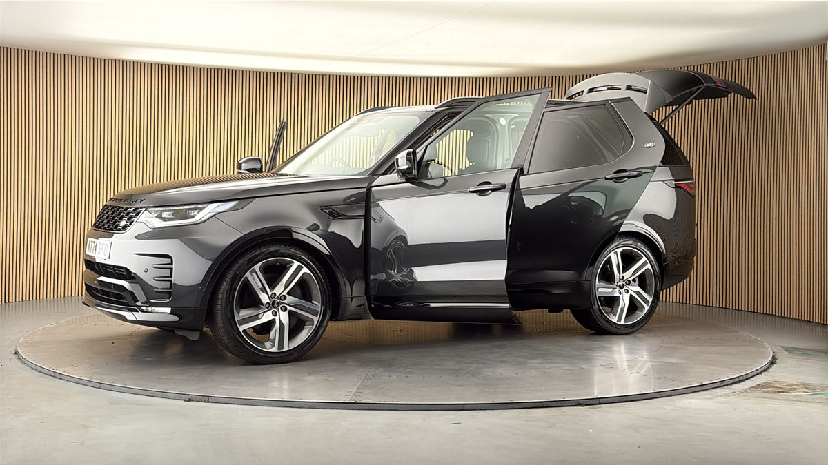 More views of Land Rover Discovery