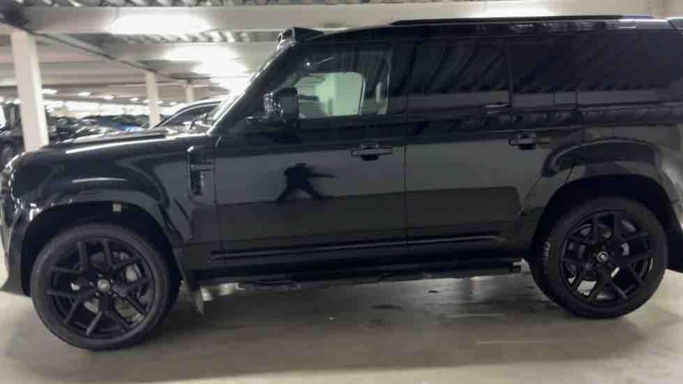 More views of Land Rover Defender 110