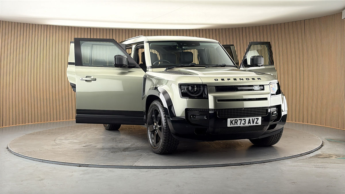 More views of Land Rover Defender 110