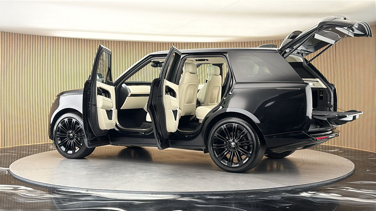 More views of Land Rover Range Rover
