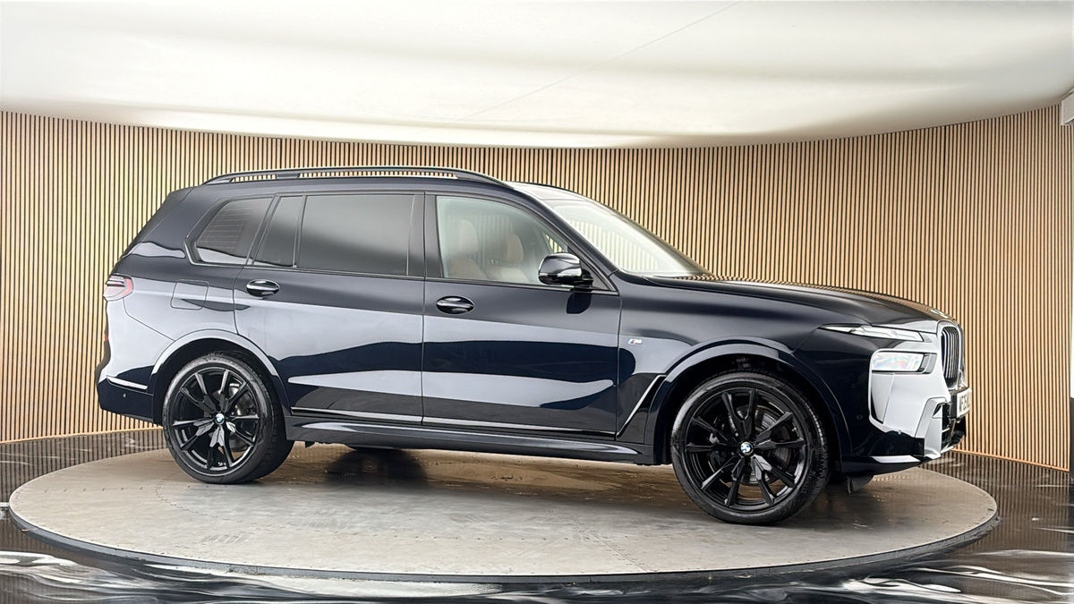 More views of BMW X7