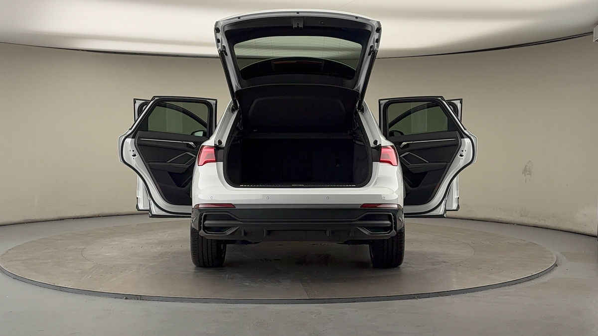 More views of Audi Q3