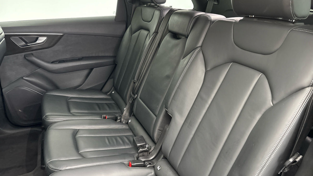 Audi Q7 Image 8