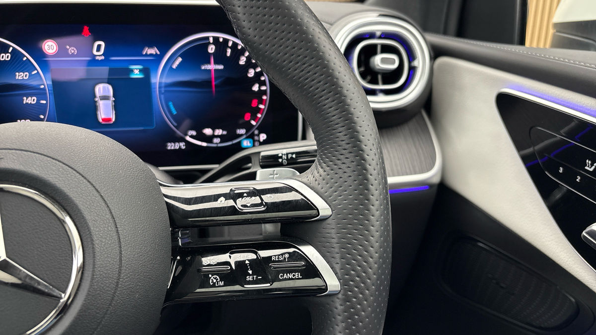Mercedes-Benz GLC Image 14