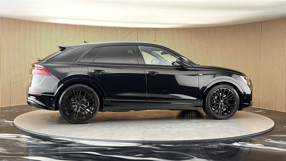 More views of Audi Q8