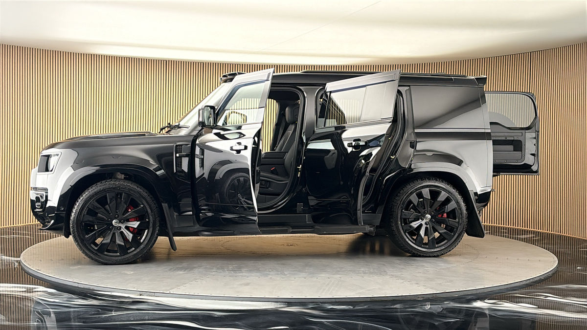 More views of Land Rover Defender 110