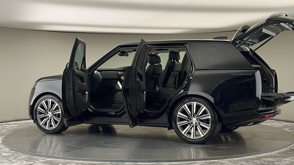 More views of Land Rover Range Rover
