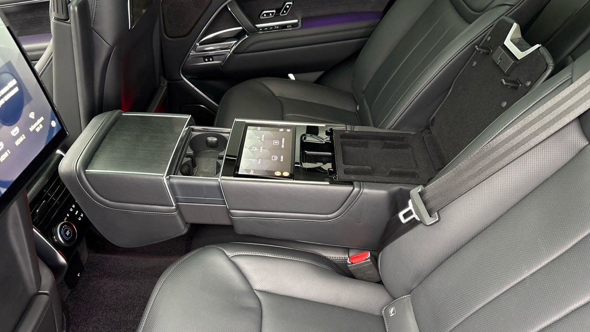 Land Rover Range Rover Image 9