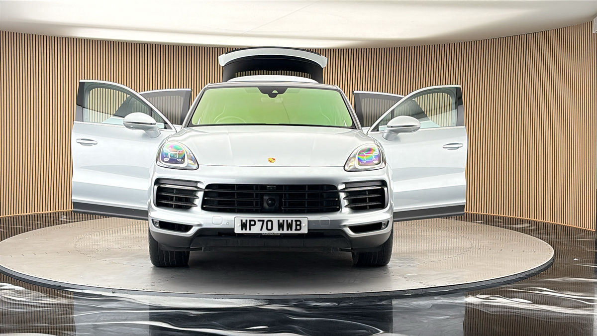 More views of Porsche Cayenne