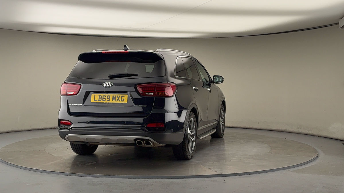 More views of Kia Sorento