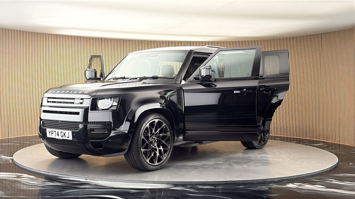 More views of Land Rover Defender 110
