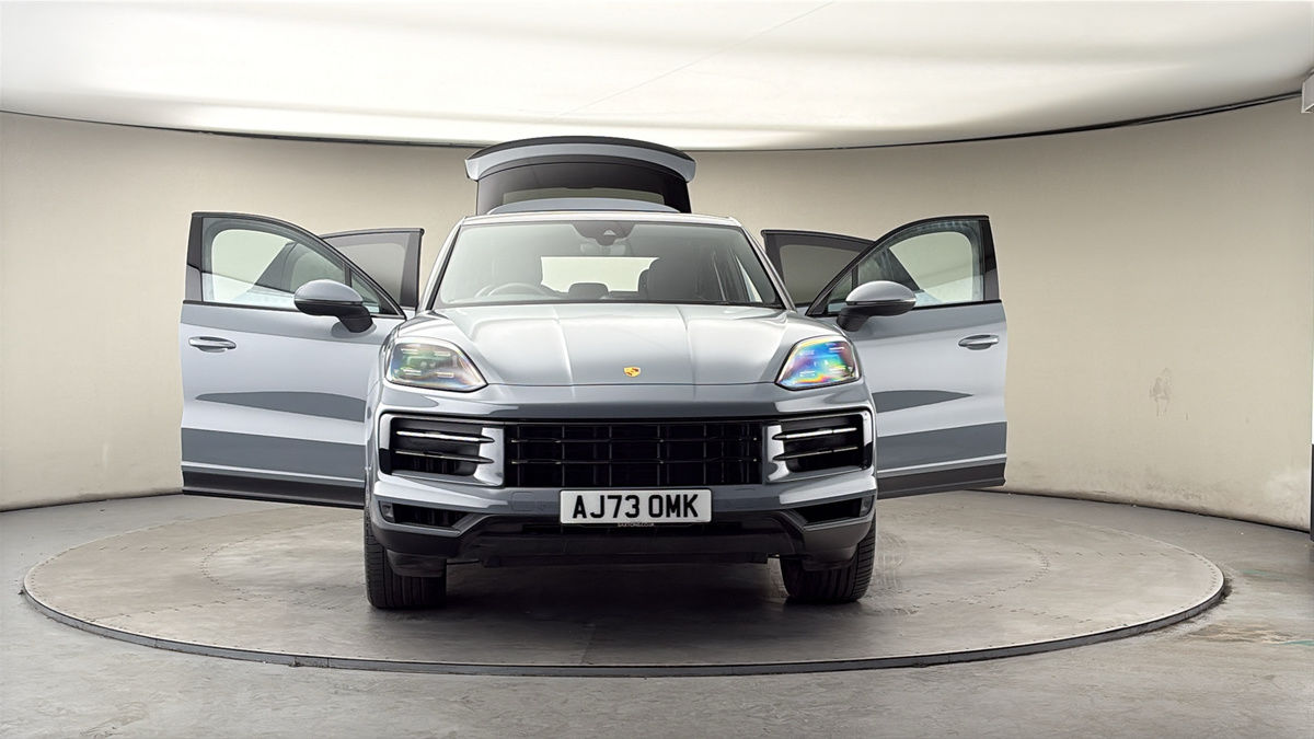 More views of Porsche Cayenne