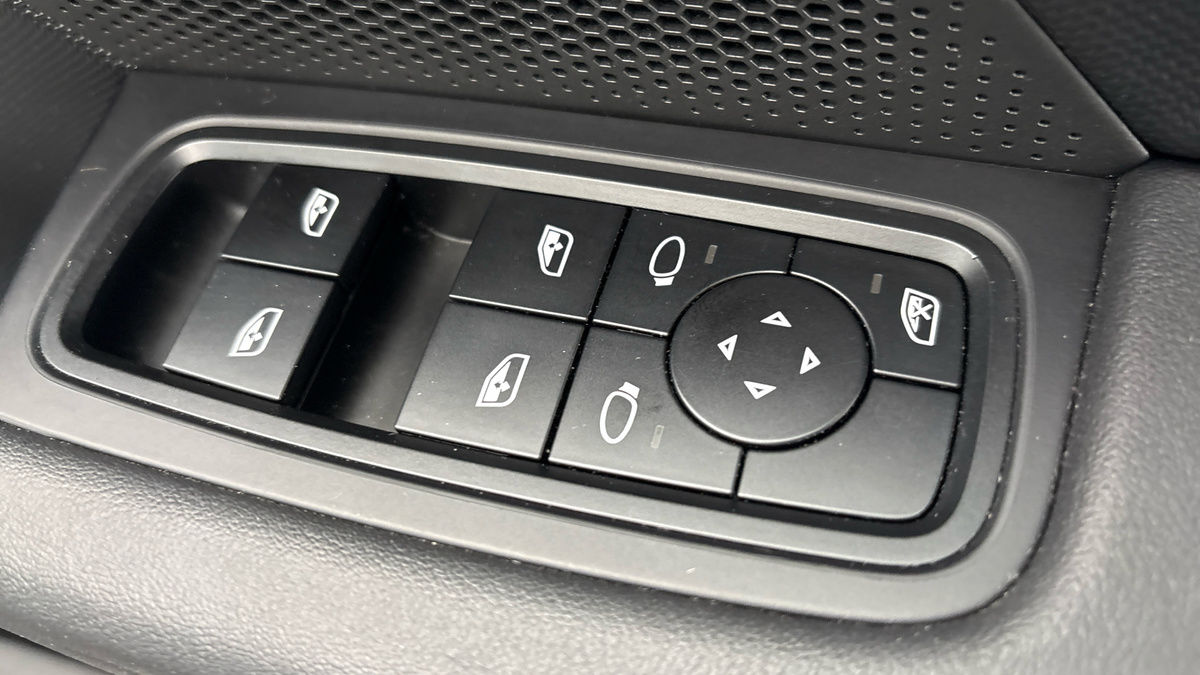 Porsche Taycan Image 31