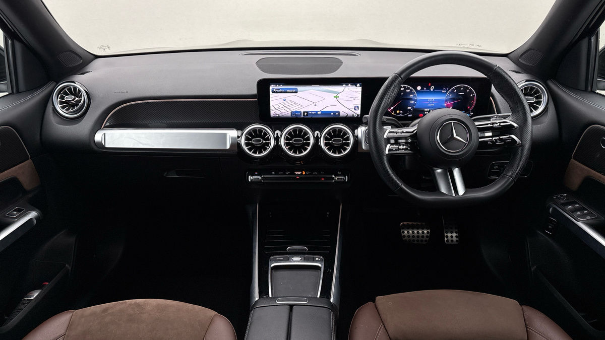 Mercedes-Benz GLB Image 12