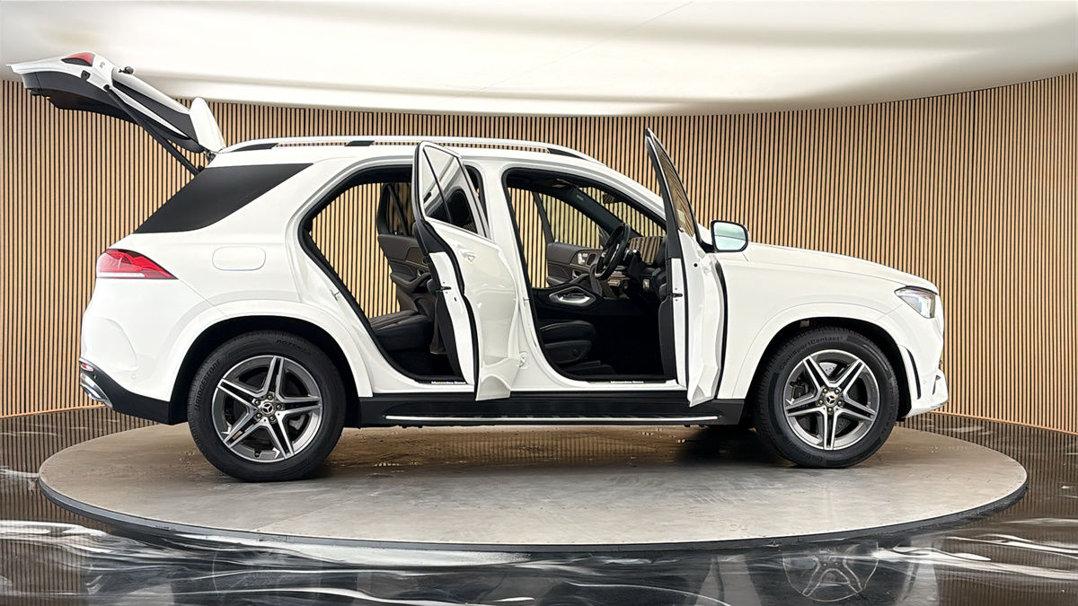 More views of Mercedes-Benz GLE