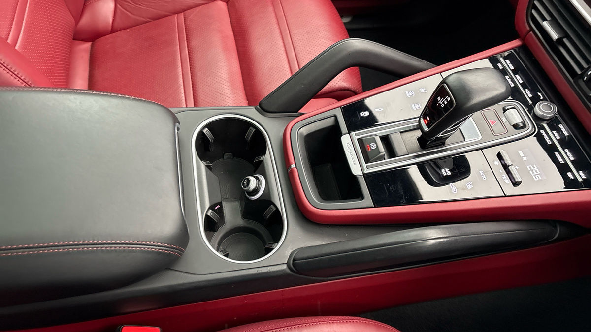 Porsche Cayenne Image 18