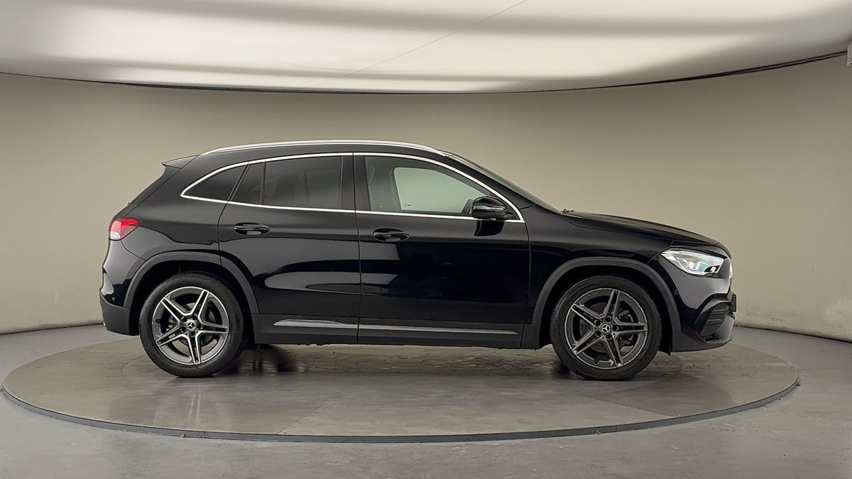 More views of Mercedes-Benz GLA