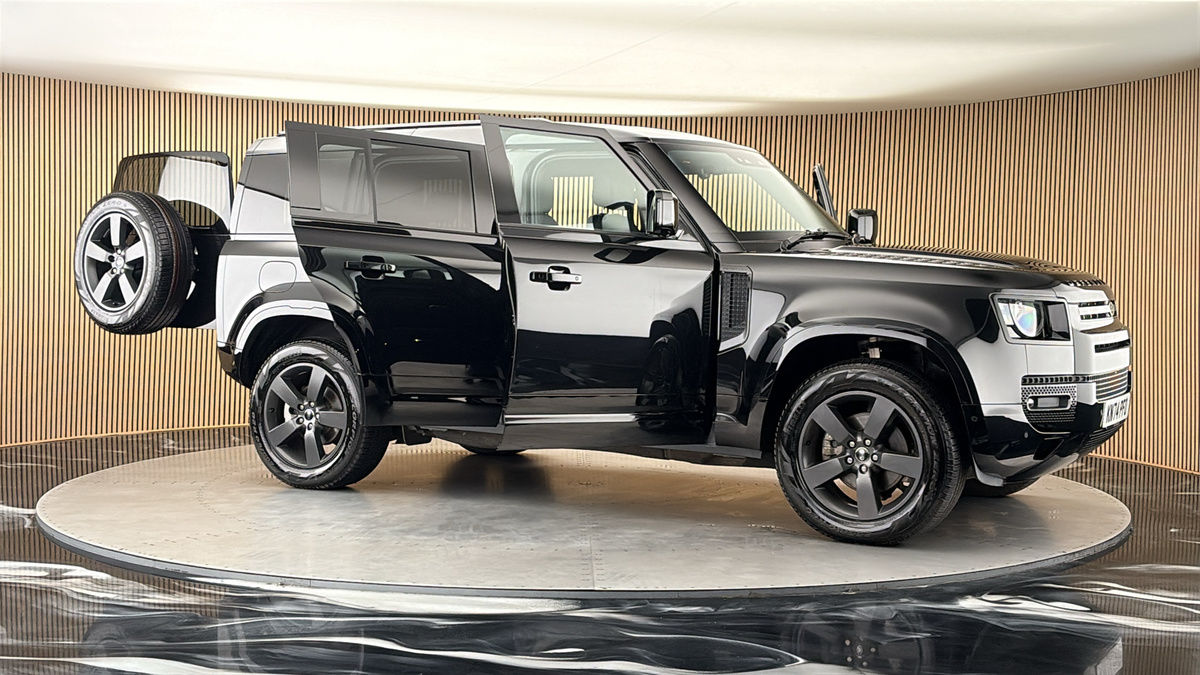 More views of Land Rover Defender 110