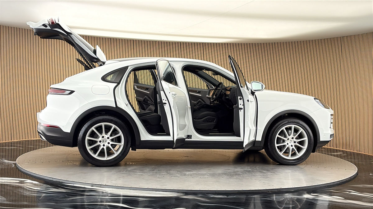 More views of Porsche Cayenne