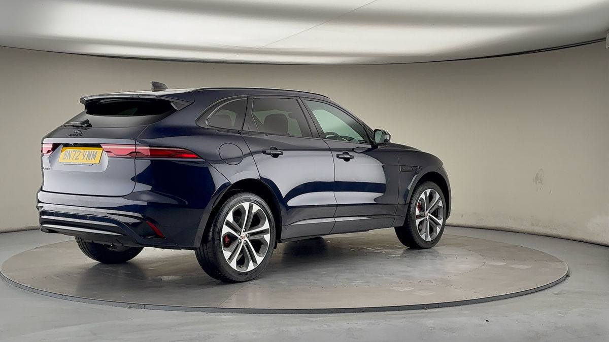 Jaguar F-PACE Image 21