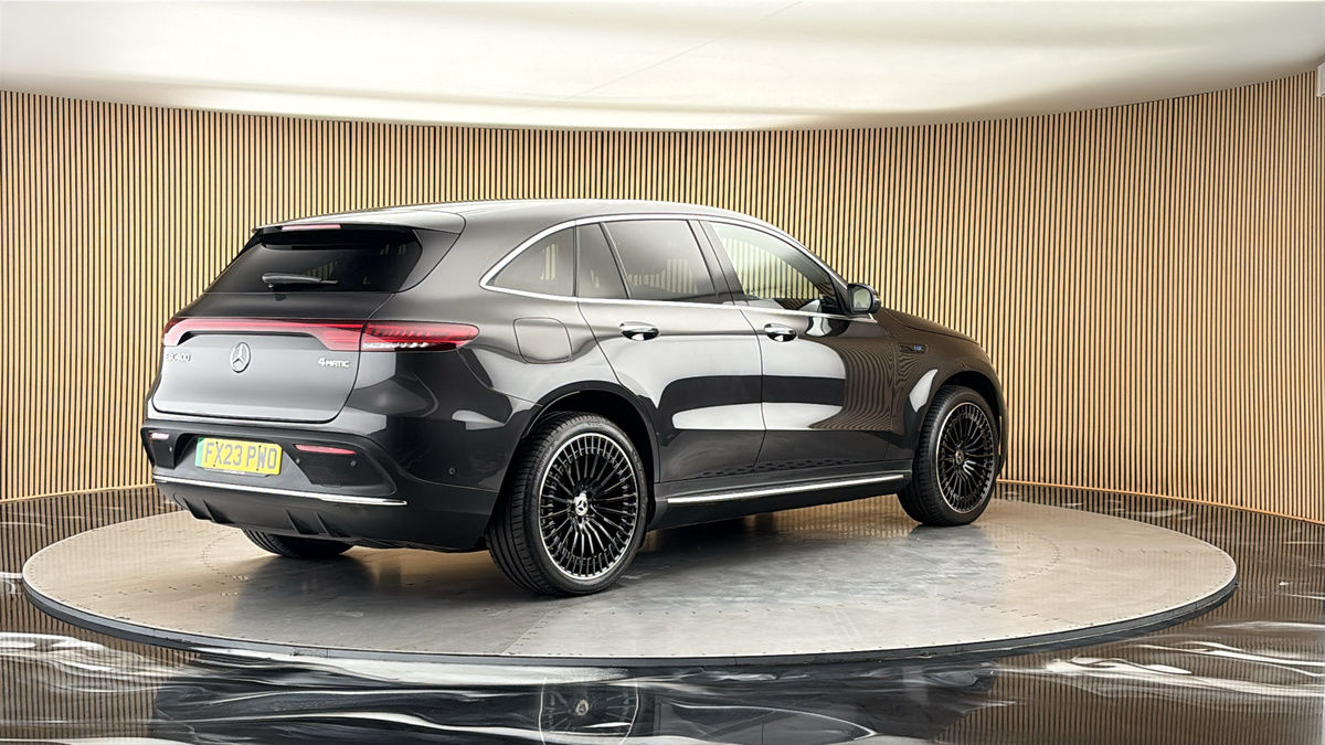 Mercedes-Benz EQC Image 22