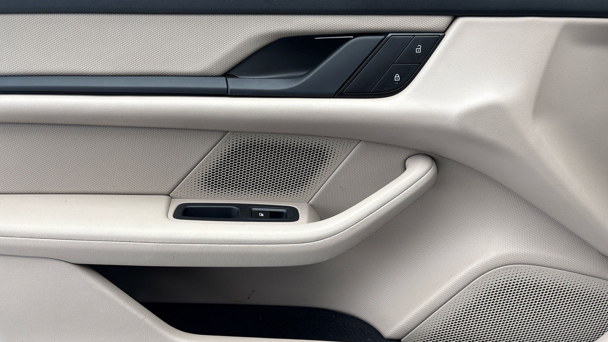 Porsche Taycan Image 19
