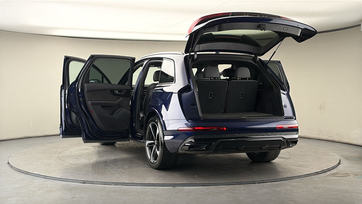 More views of Audi Q7