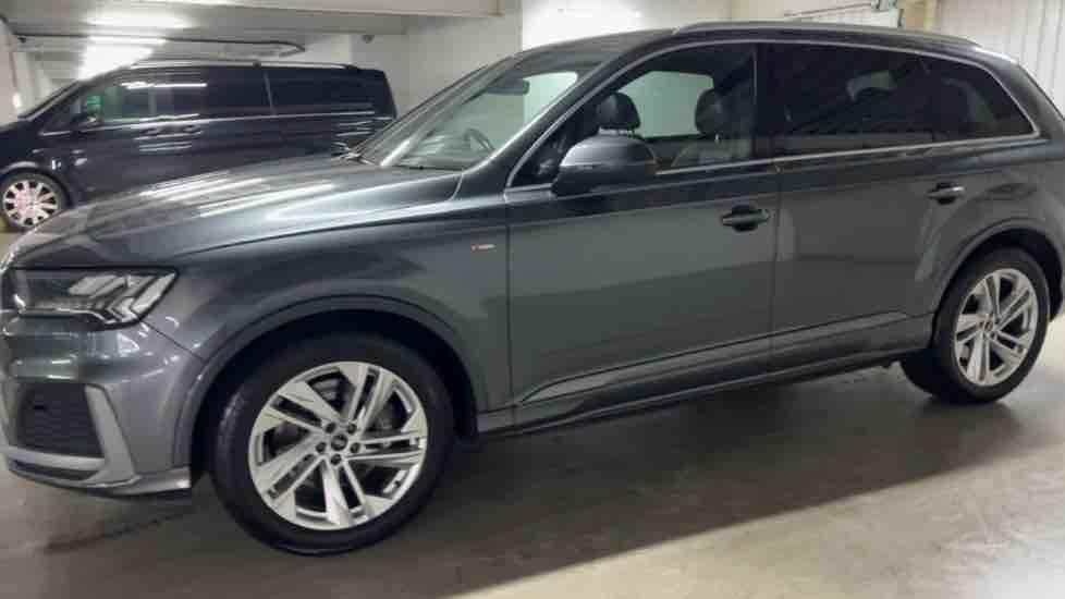 More views of Audi Q7