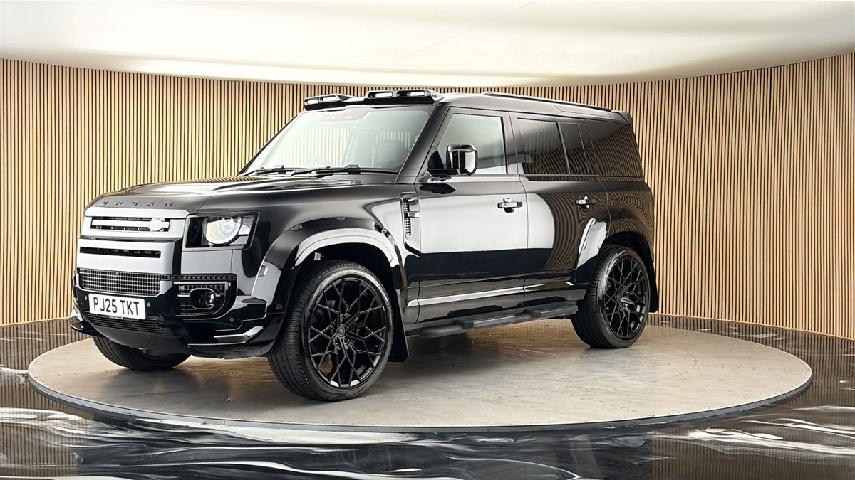 Land Rover Defender 110 Urban Image 20