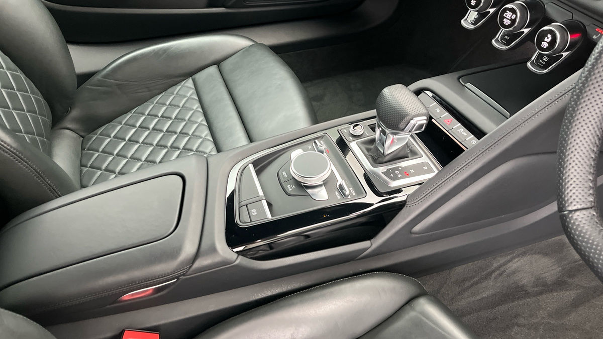 Audi R8 Image 18