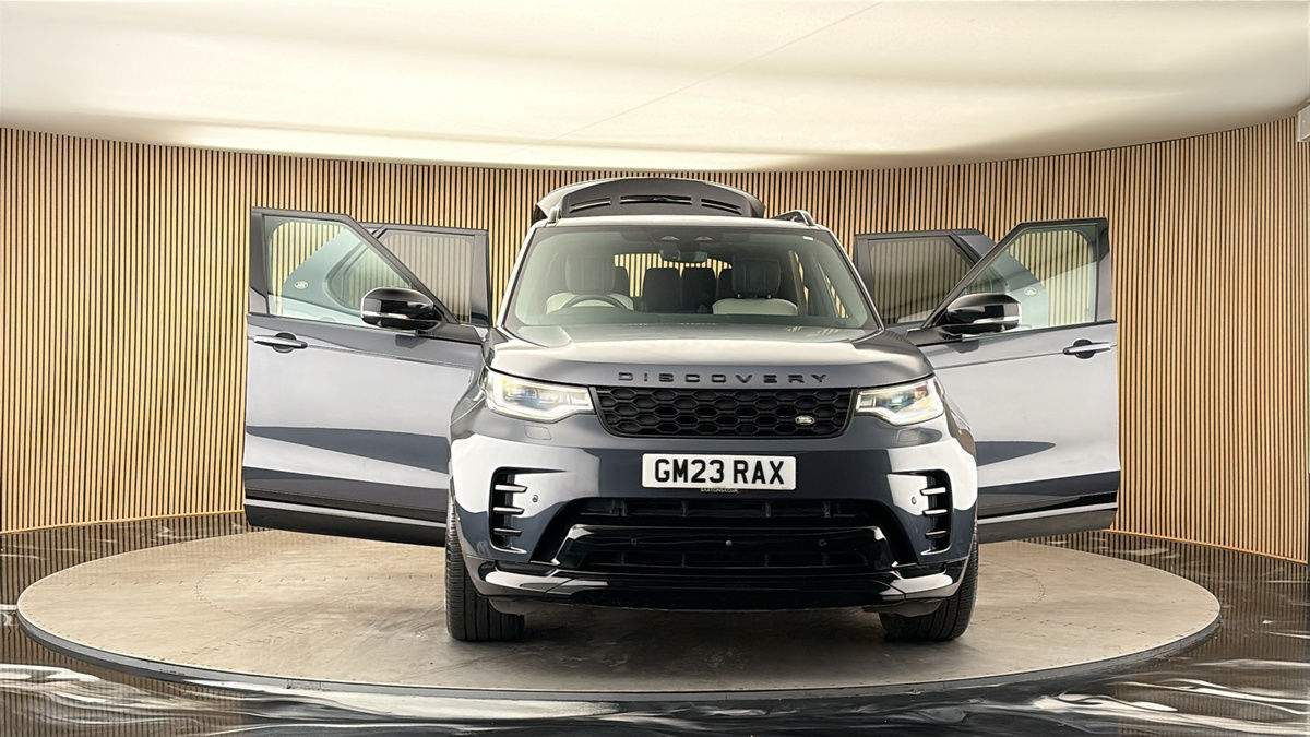 More views of Land Rover Discovery