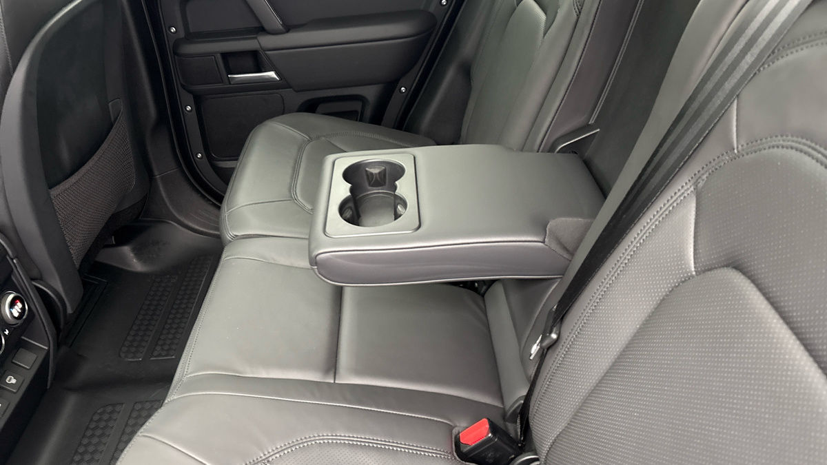 Land Rover Defender 110 Urban Image 9