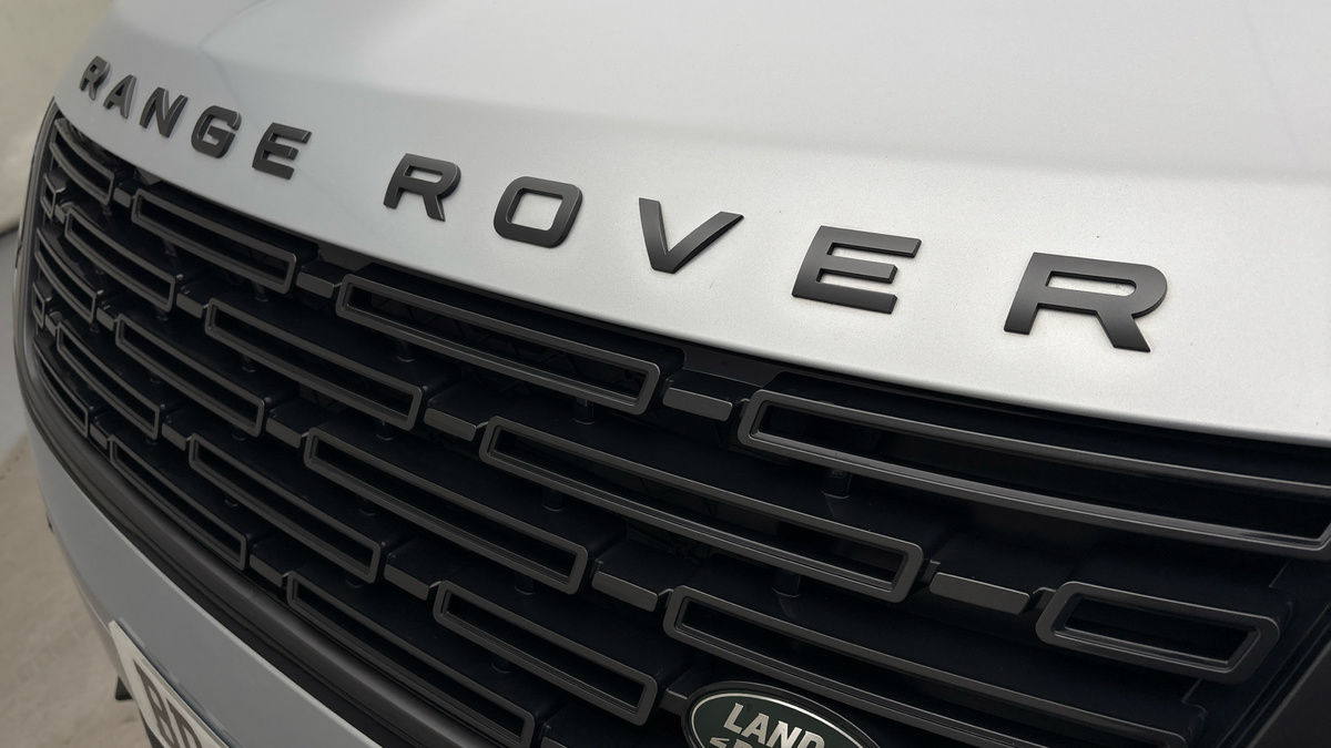Land Rover Range Rover Velar Image 24